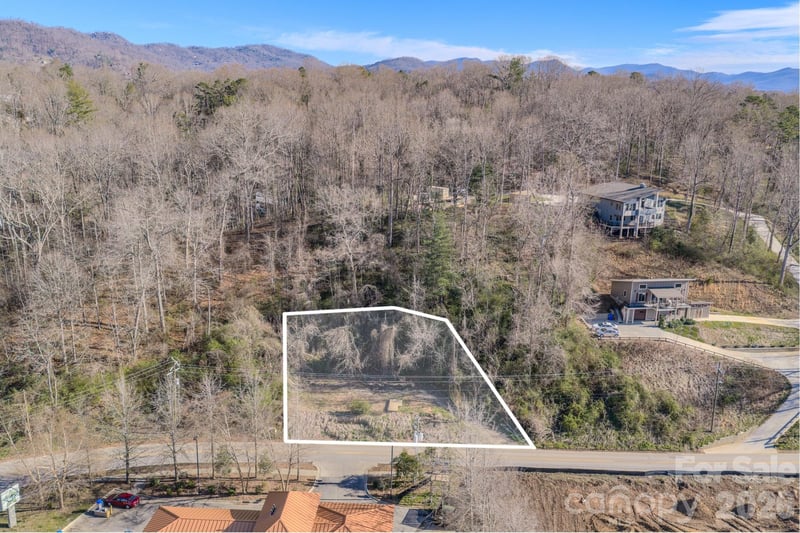 16 Governors View Rd, Asheville, NC 28805