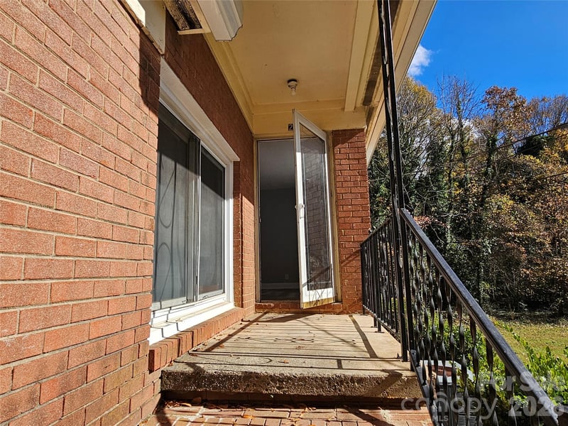3110 Capitol Dr, Charlotte, NC 28208