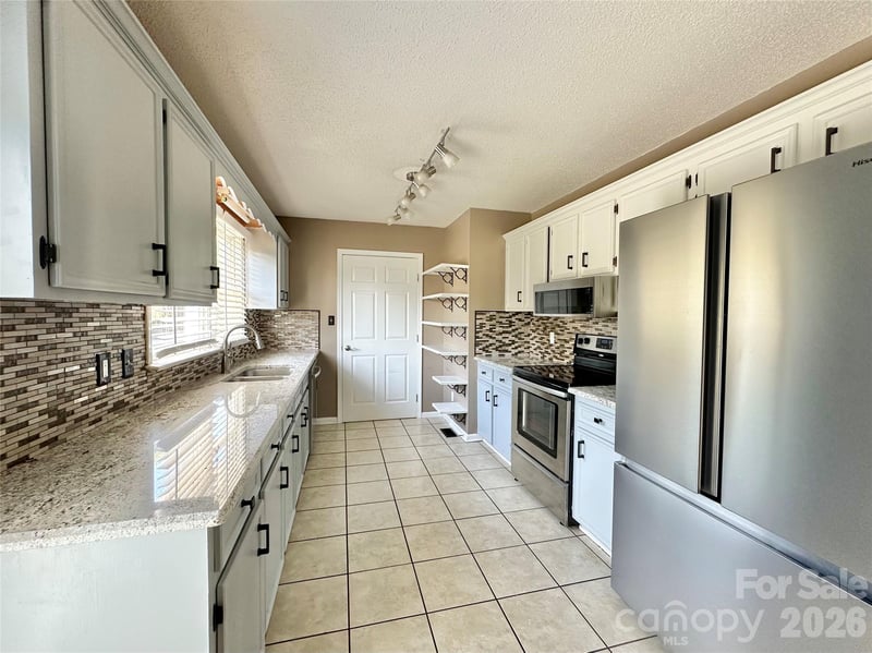 238 Dogwood Acres Ln, Taylorsville, NC 28681