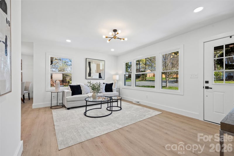 4200 Abbeydale Dr, Charlotte, NC 28205