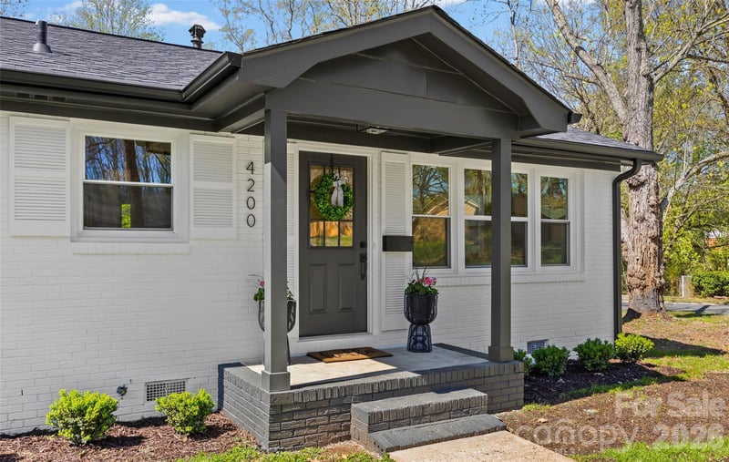 4200 Abbeydale Dr, Charlotte, NC 28205
