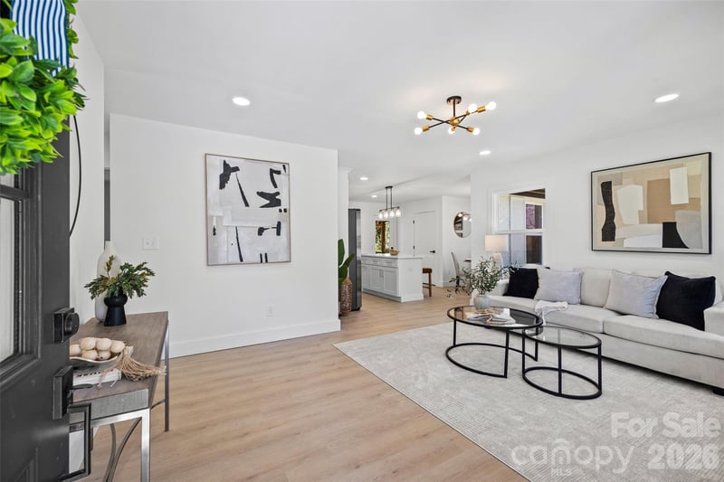 4200 Abbeydale Dr, Charlotte, NC 28205