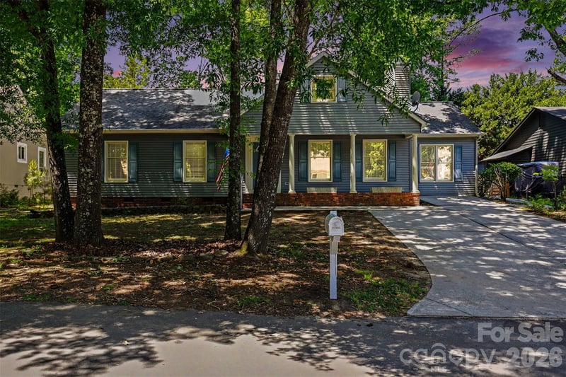 9060 Tulagi Ct, Tega Cay, SC 29708