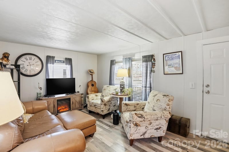 343 Carr Rd, Dallas, NC 28034