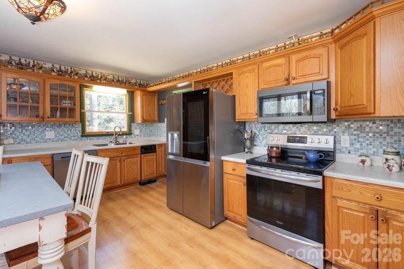 181 Leisure Ridge Dr, Mars Hill, NC 28754