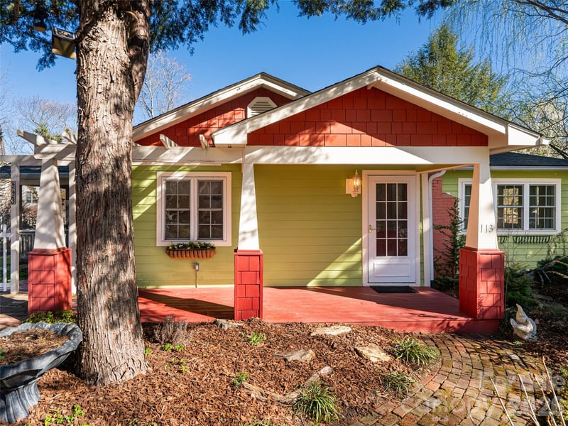 113 5th St, Black Mountain, NC 28711