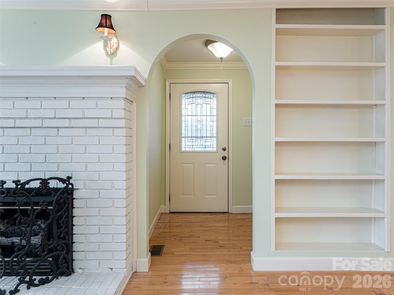 113 5th St, Black Mountain, NC 28711