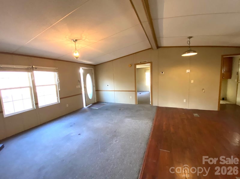 16 Molly Ln, Candler, NC 28715