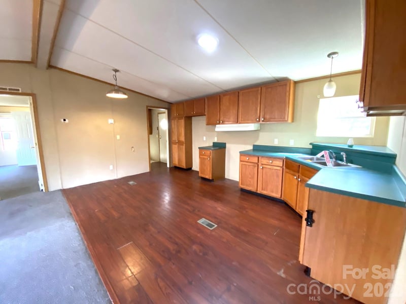 16 Molly Ln, Candler, NC 28715