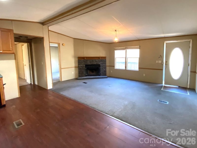 16 Molly Ln, Candler, NC 28715