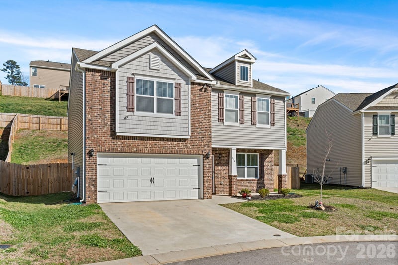 814 Monterey Ct, Asheville, NC 28806