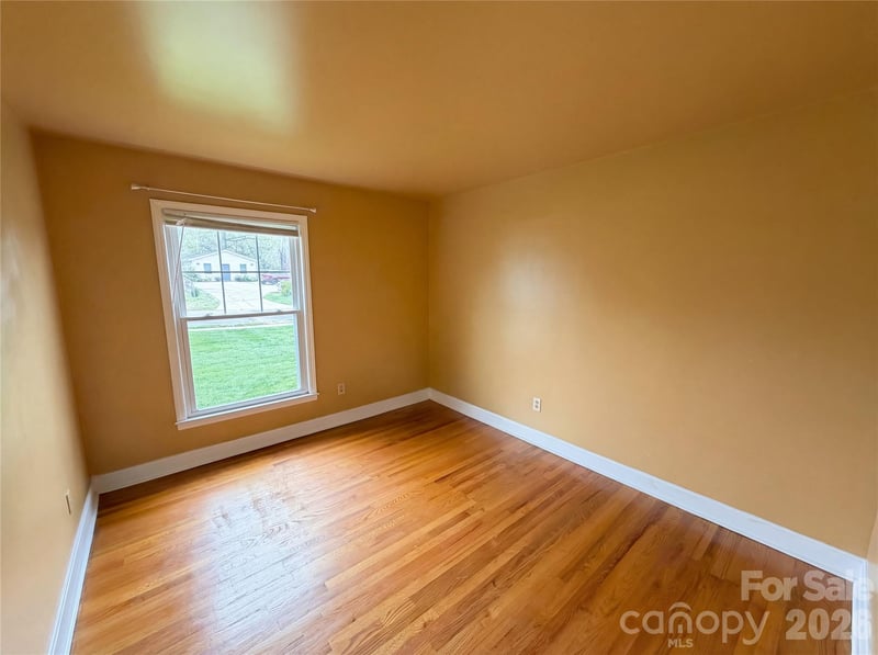 6214 Ashcrest Dr, Charlotte, NC 28217