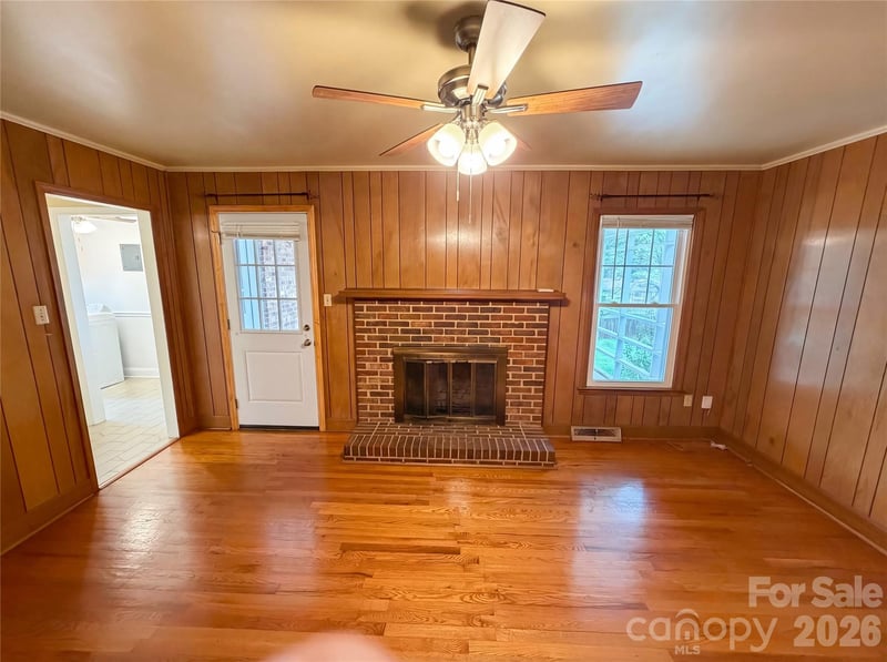 6214 Ashcrest Dr, Charlotte, NC 28217