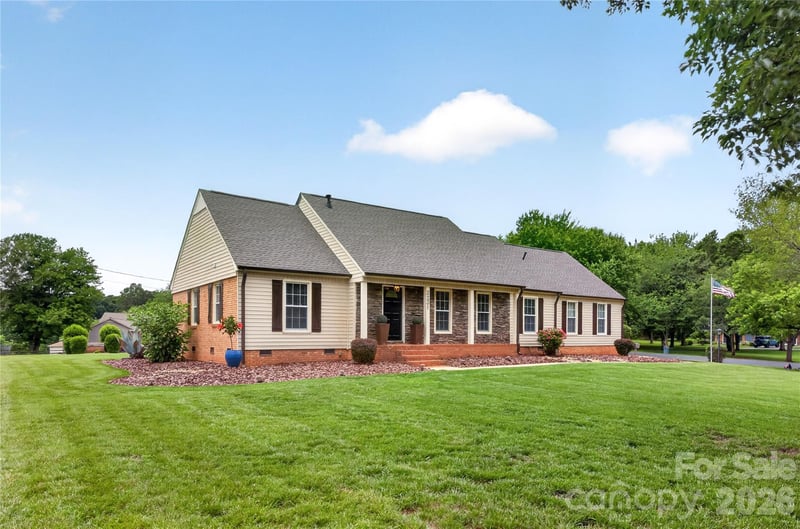 3231 Windrow Ln, Matthews, NC 28105