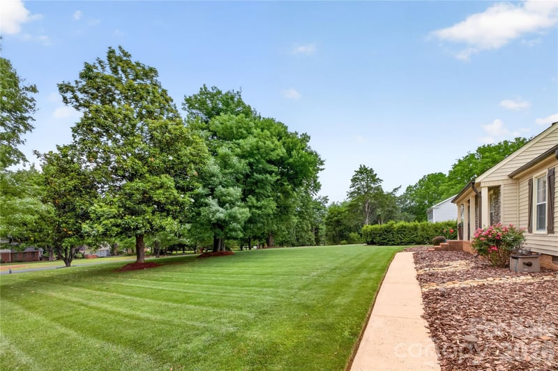 3231 Windrow Ln, Matthews, NC 28105
