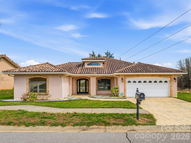 44 Pacifico Dr, Asheville, NC 28806