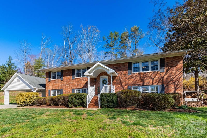 143 Devonwood Dr, Marion, NC 28752