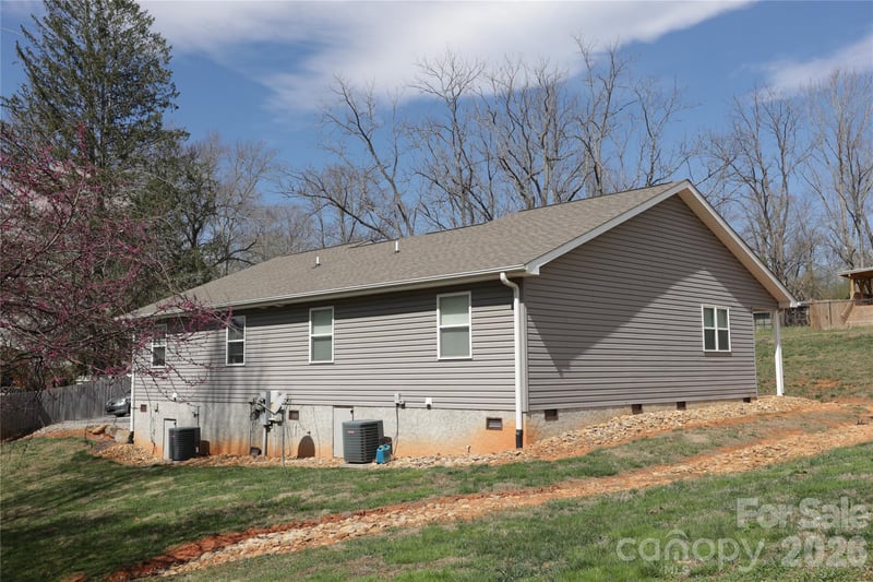 1302 Stanwood Ln, Hendersonville, NC 28739