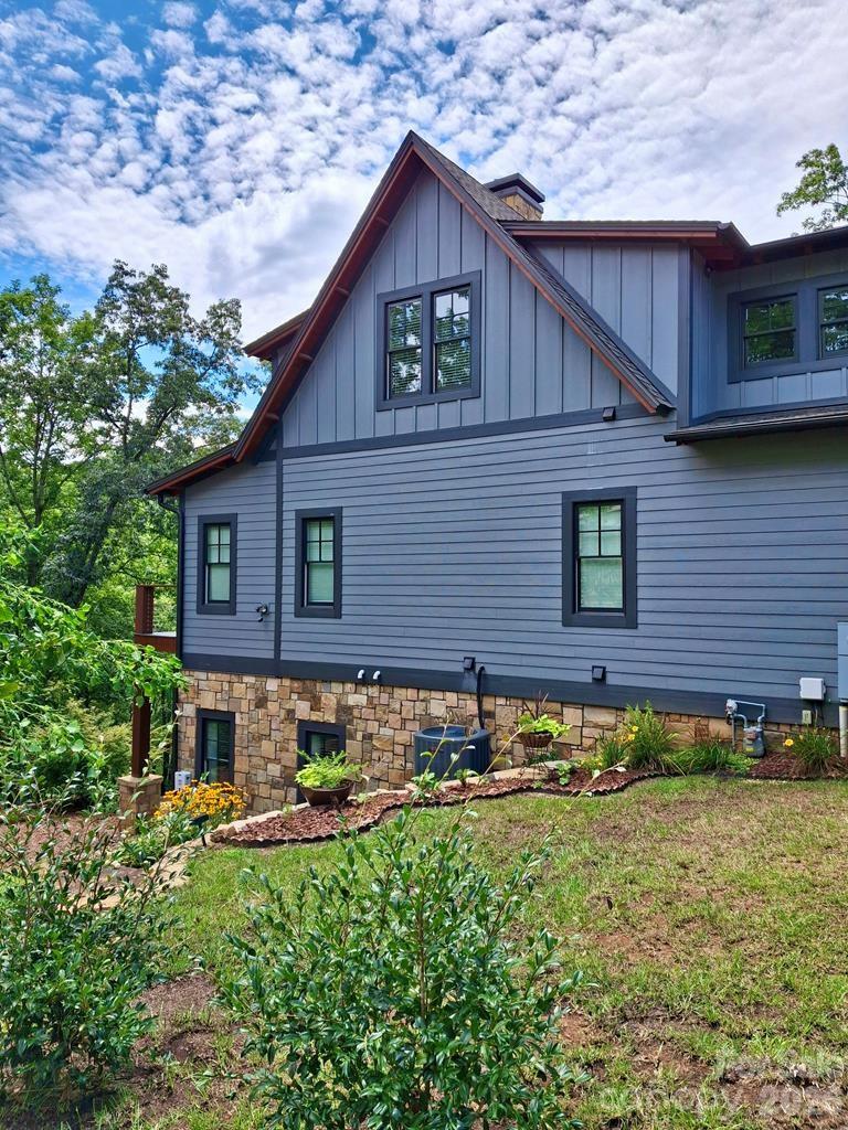 117 Amberleaf Way, Cullowhee, NC 28723