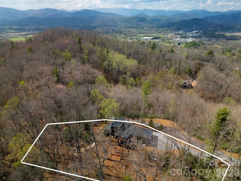 558 Poplar Crest Dr, Pisgah Forest, NC 28768
