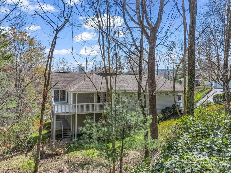 111 Broadmoor Dr, Flat Rock, NC 28731