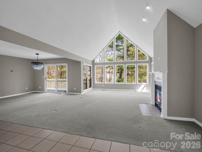 111 Broadmoor Dr, Flat Rock, NC 28731