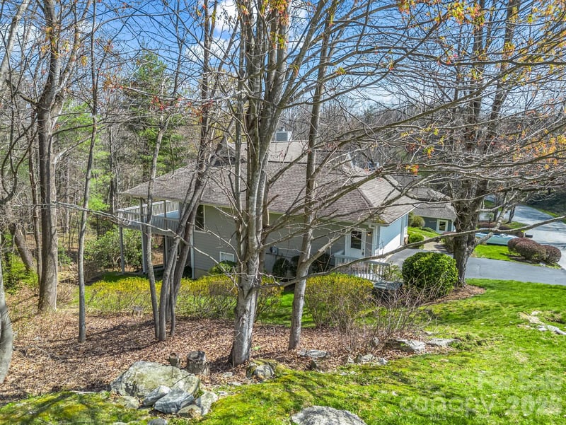 111 Broadmoor Dr, Flat Rock, NC 28731