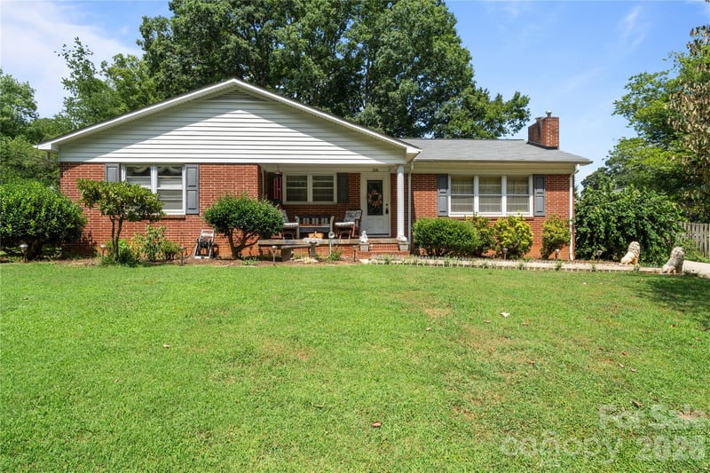 308 Taubrook Pl, Lenoir, NC 28645