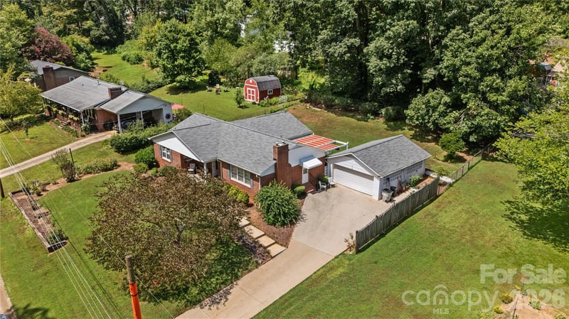 308 Taubrook Pl, Lenoir, NC 28645