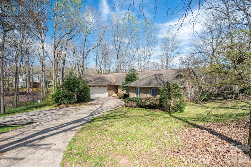 150 Kester Dr, Cherryville, NC 28021