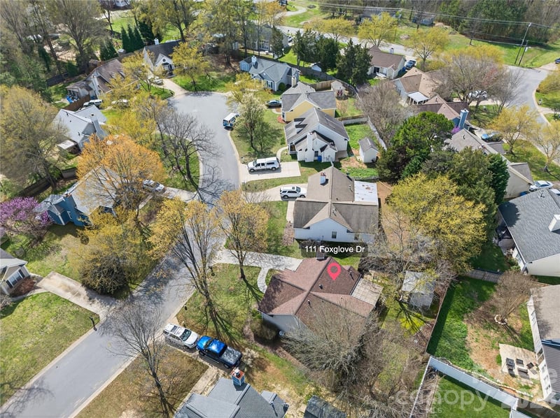 111 Foxglove Dr, Mooresville, NC 28115