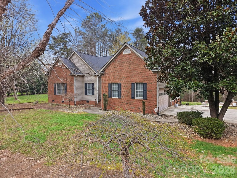 7594 Church Rd, Taylorsville, NC 28681