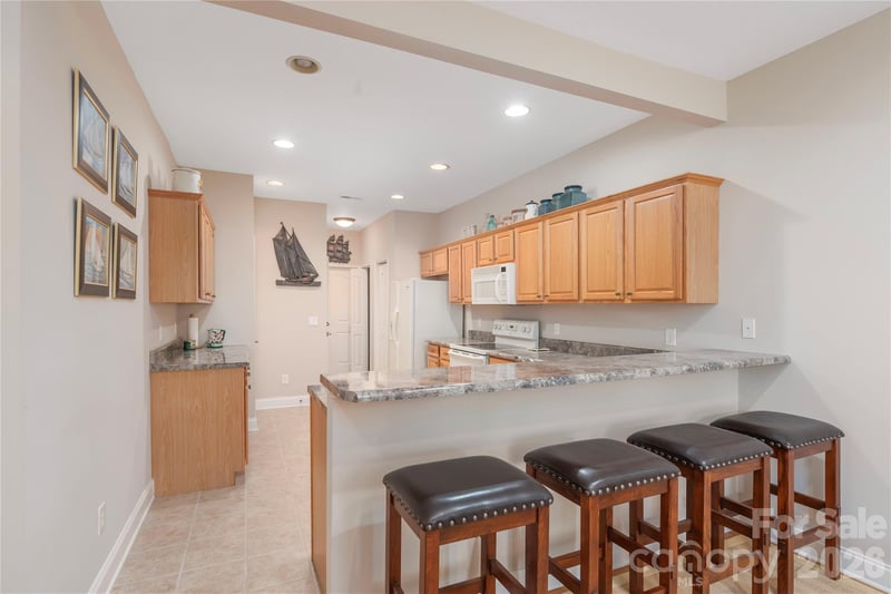 93 Outlook Cir, Swannanoa, NC 28778