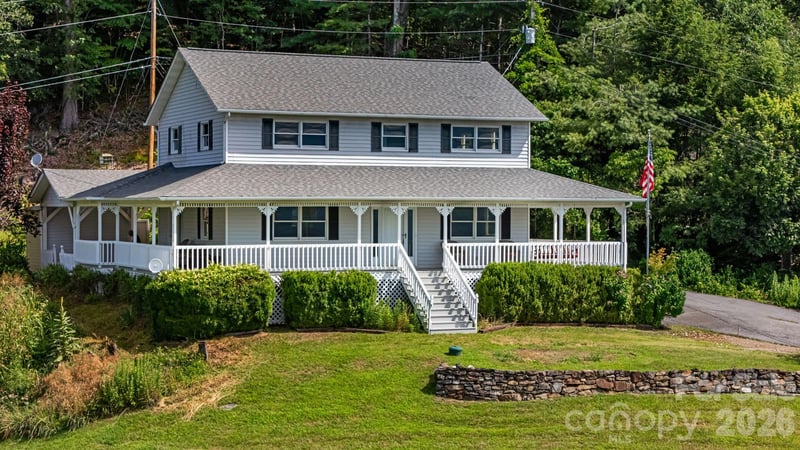 95 Friendship Rd, Burnsville, NC 28714
