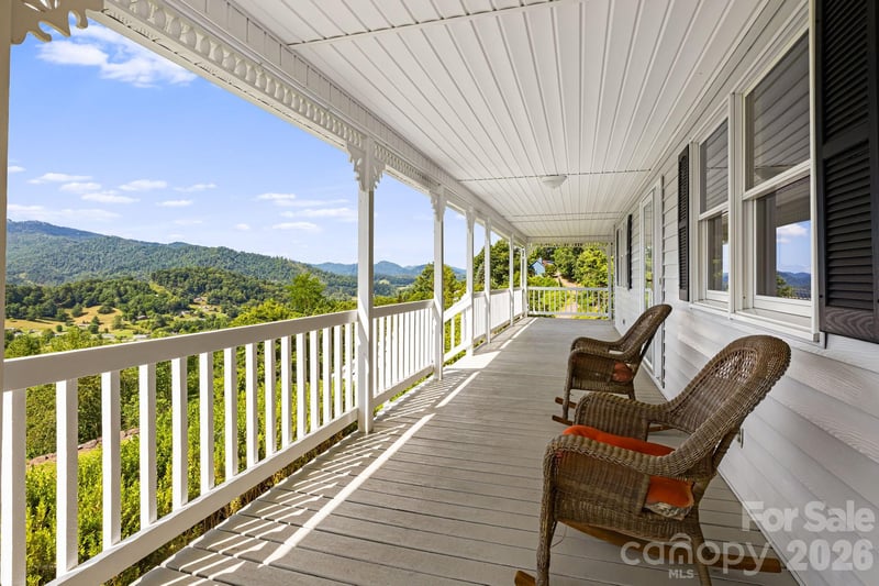 95 Friendship Rd, Burnsville, NC 28714