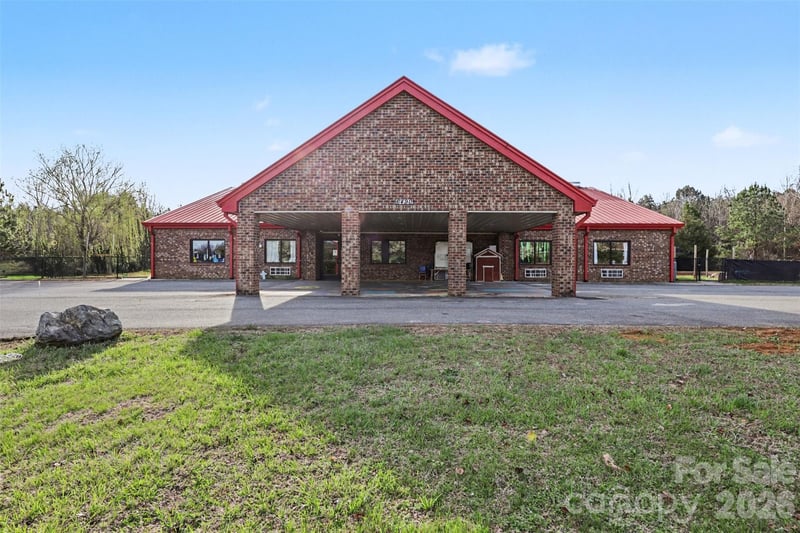 6490 Franz Warner Pw, Whitsett, NC 27377