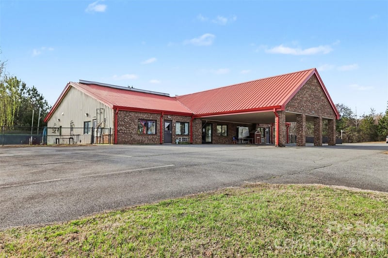 6490 Franz Warner Pw, Whitsett, NC 27377