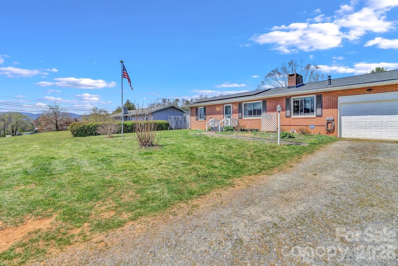 1195 Hendersonville Hw, Pisgah Forest, NC 28768
