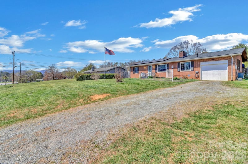 1195 Hendersonville Hw, Pisgah Forest, NC 28768