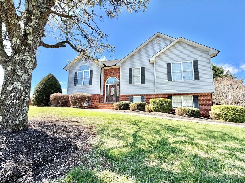 15 Luther Stafford Ave, Taylorsville, NC 28681