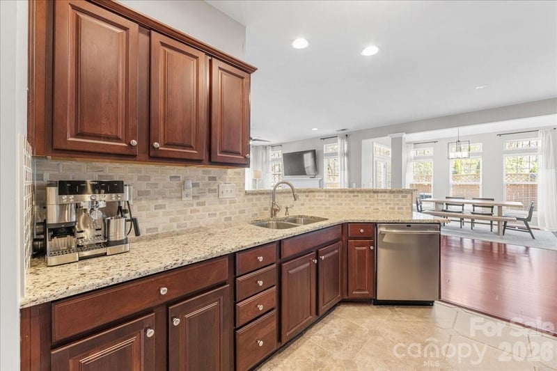 2301 Whitford Ln, Charlotte, NC 28210