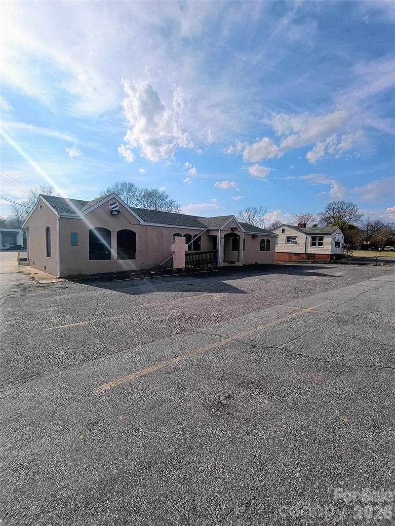 Broadway St, Forest City, NC 28043
