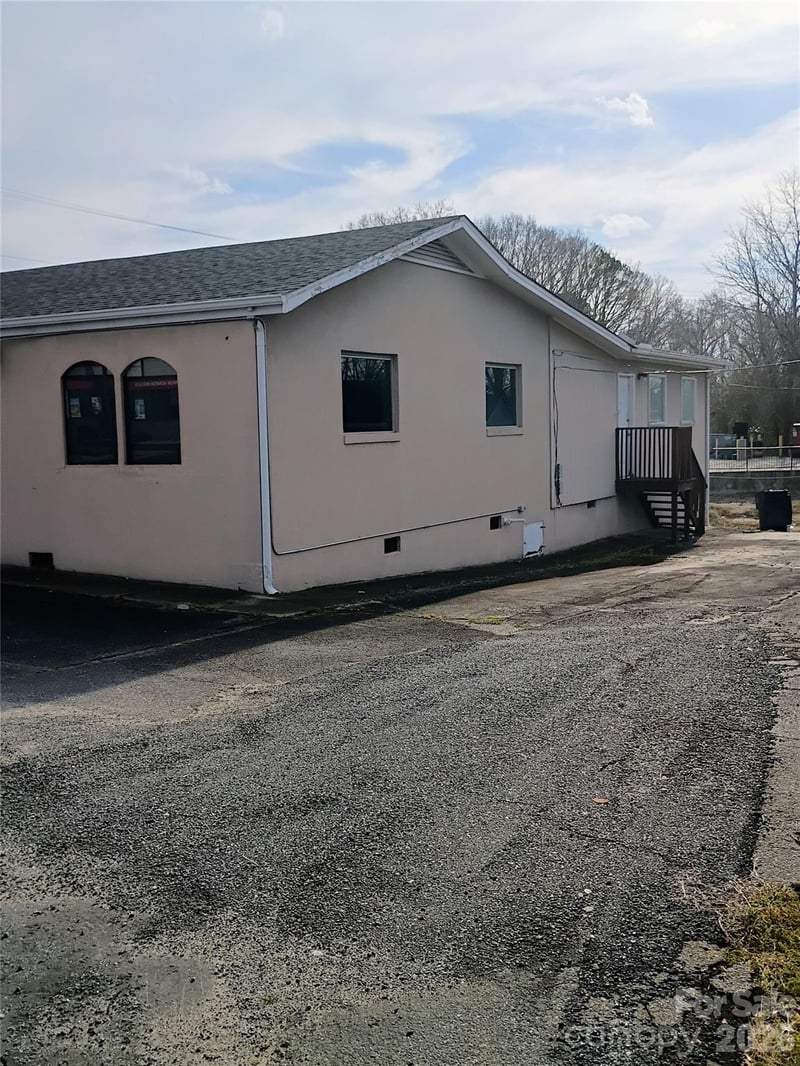 Broadway St, Forest City, NC 28043