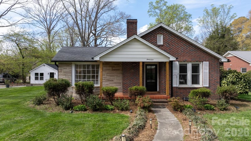 95 18th Ave, Hickory, NC 28601