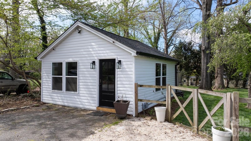 95 18th Ave, Hickory, NC 28601