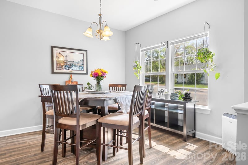 520 Iredell Ave, Mooresville, NC 28115