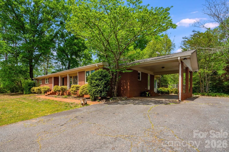 1737 Whitesides Rd, Forest City, NC 28043