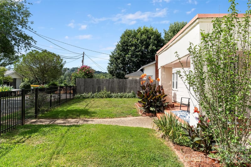 63 Washington Ave, Asheville, NC 28804
