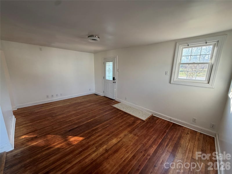 405 Jug Wilson St, Morganton, NC 28655
