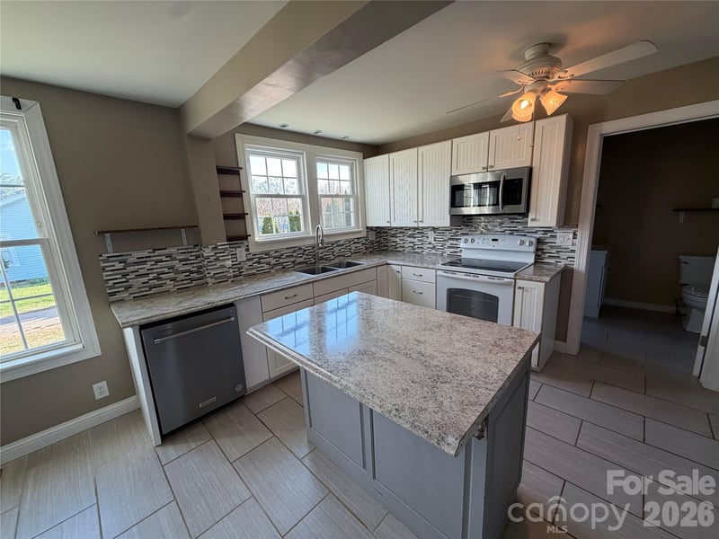 405 Jug Wilson St, Morganton, NC 28655